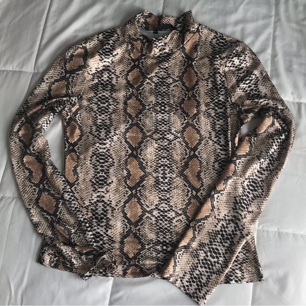 SHEIN Turtle Neck